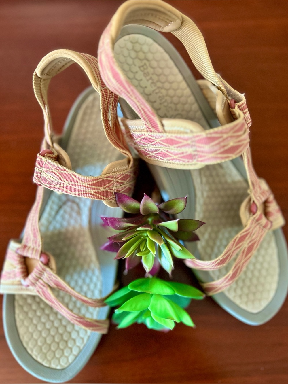 BareTraps Sandal Coral & Tan Women’s Size 9